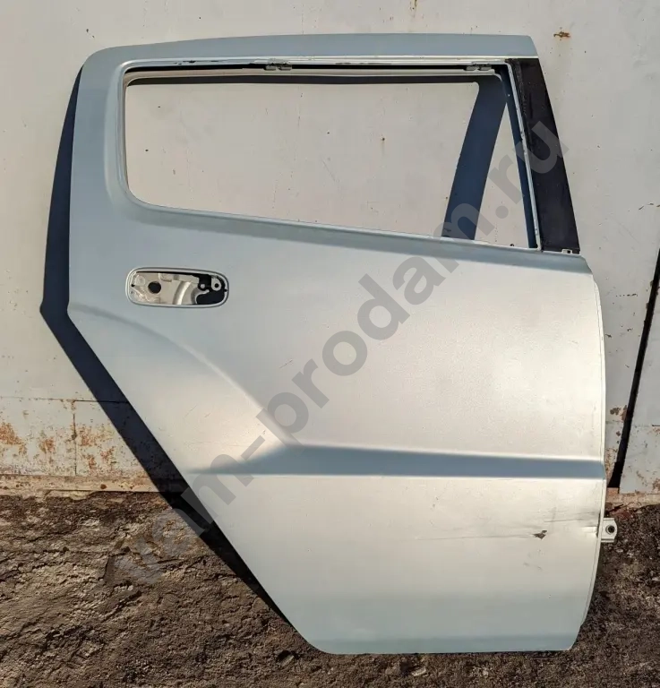 Задняя правая дверь Toyota Will Cipha