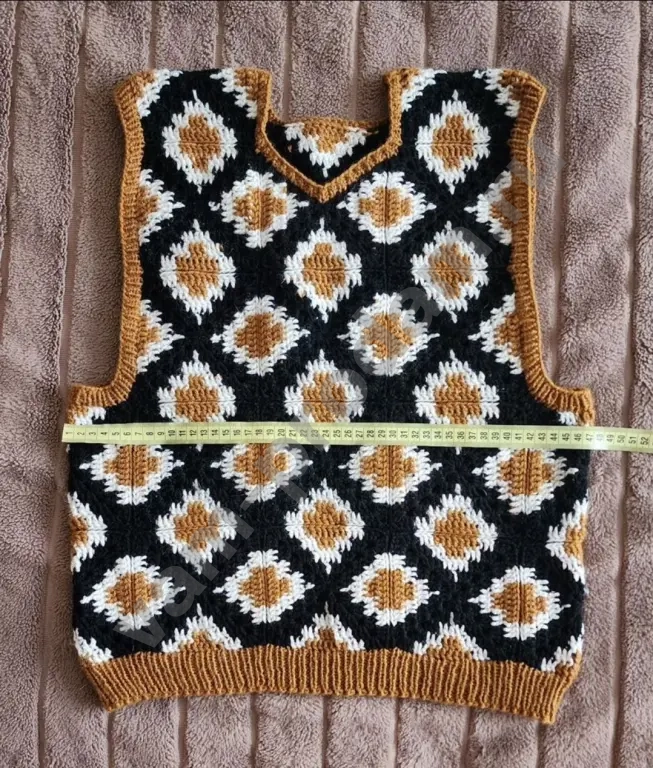 Жилет вязаный ручная работа