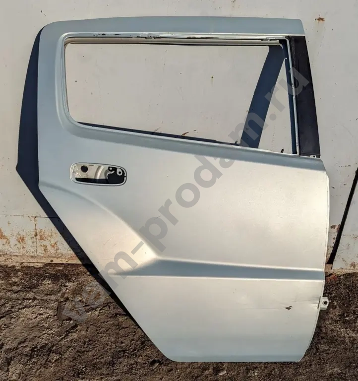 Задняя правая дверь Toyota Will Cipha