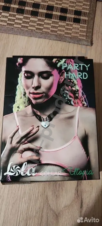 Ошейник чокер с замком Lola Party Hard Utopia
