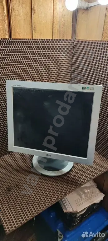 Монитор LG не включается