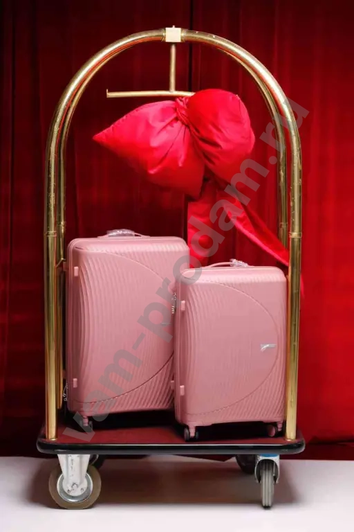 Чемоданы на колёсах противоударные