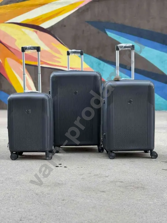 Чемоданы на колёсах противоударные