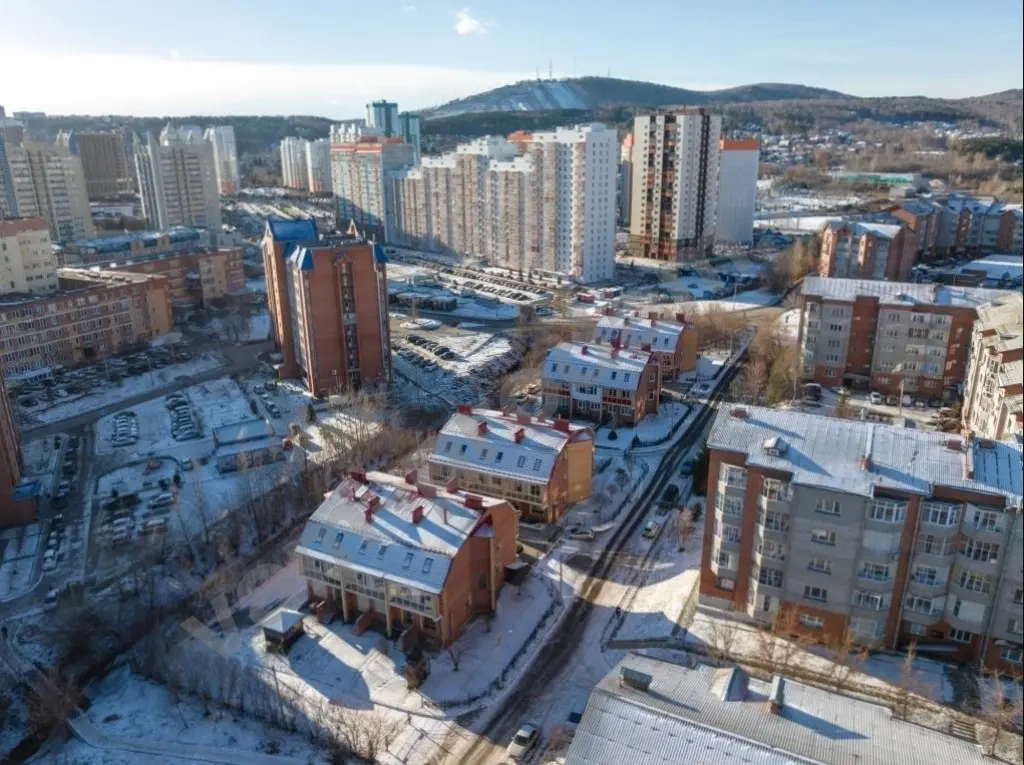 5 и более комнат квартира, 272 м², 1/2 эт.