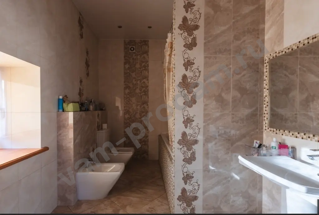 5 и более комнат квартира, 272 м², 1/2 эт.