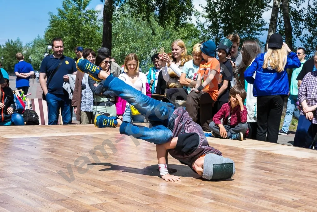 Брейк-данс для детей и подростков. Профессиональный тренер B-Boy Serj