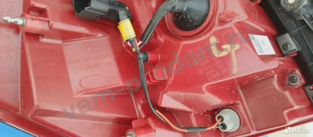 Фонарь правый Kia Sportage 10-16 г