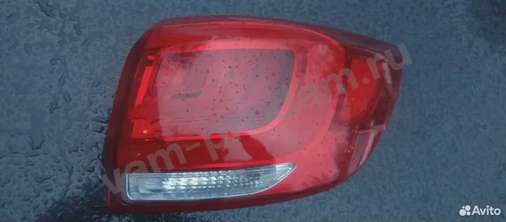 Фонарь правый Kia Sportage 10-16 г