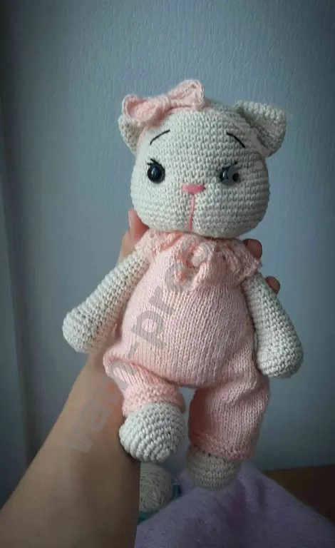 Кошечка вязаная