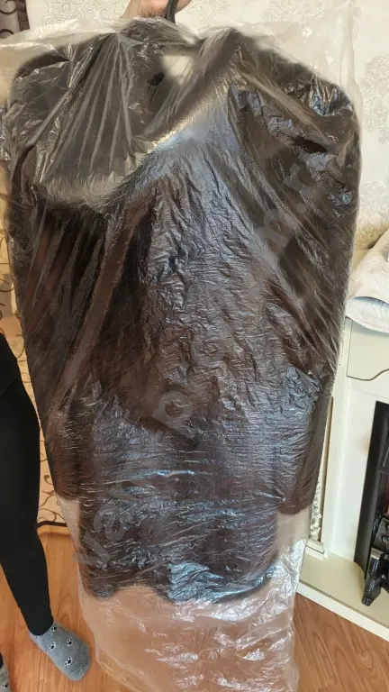 Норковая женская шуба с капюшоном.