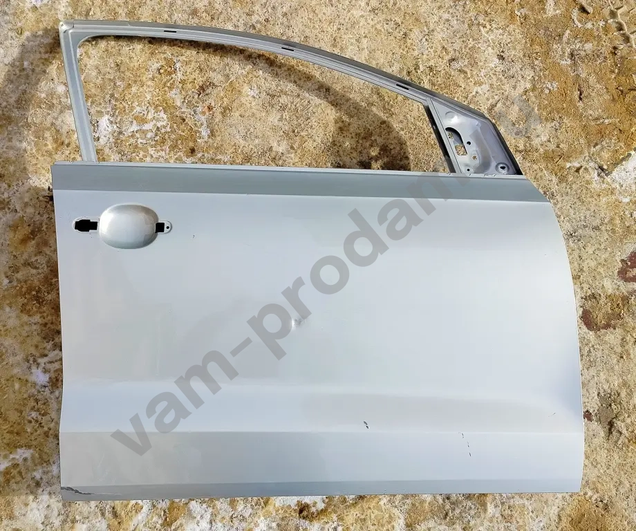 Передняя правая дверь Volkswagen Polo sedan