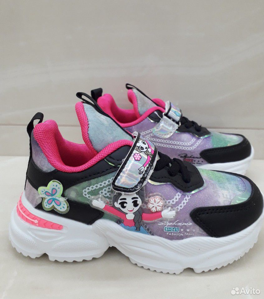 Кроссовки детские новые