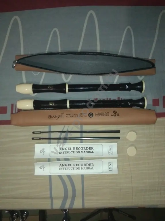 Улулеле, 2 блокфлейты, 2 тамбурина, стойка и др.