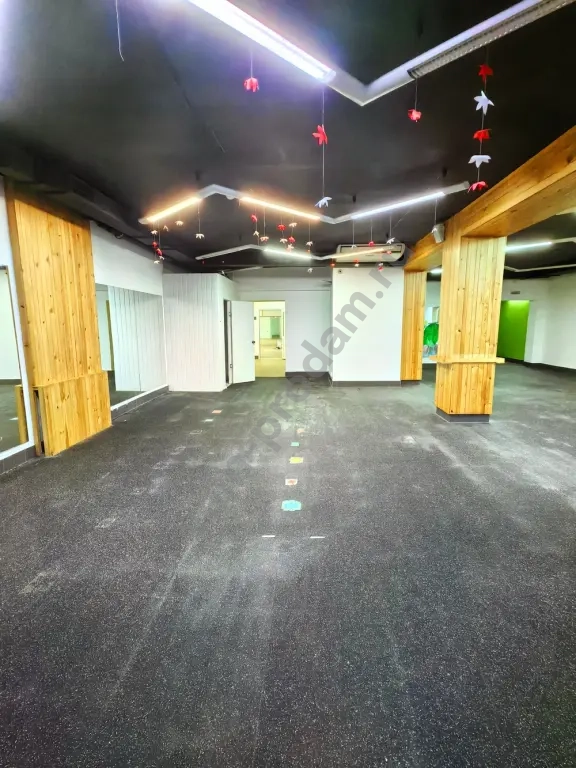 Помещение свободного назначения, 250 м², Собственник