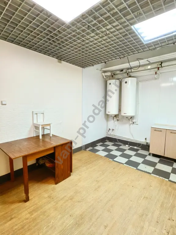 Помещение свободного назначения, 250 м², Собственник