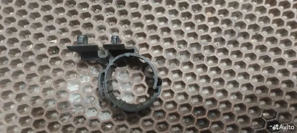 Кронштейн патрубка охлаждения audi, seat, skoda VW