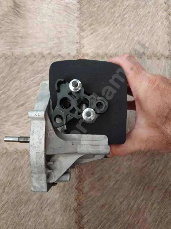 новый оригинальный двигатель Husqvarna 128r