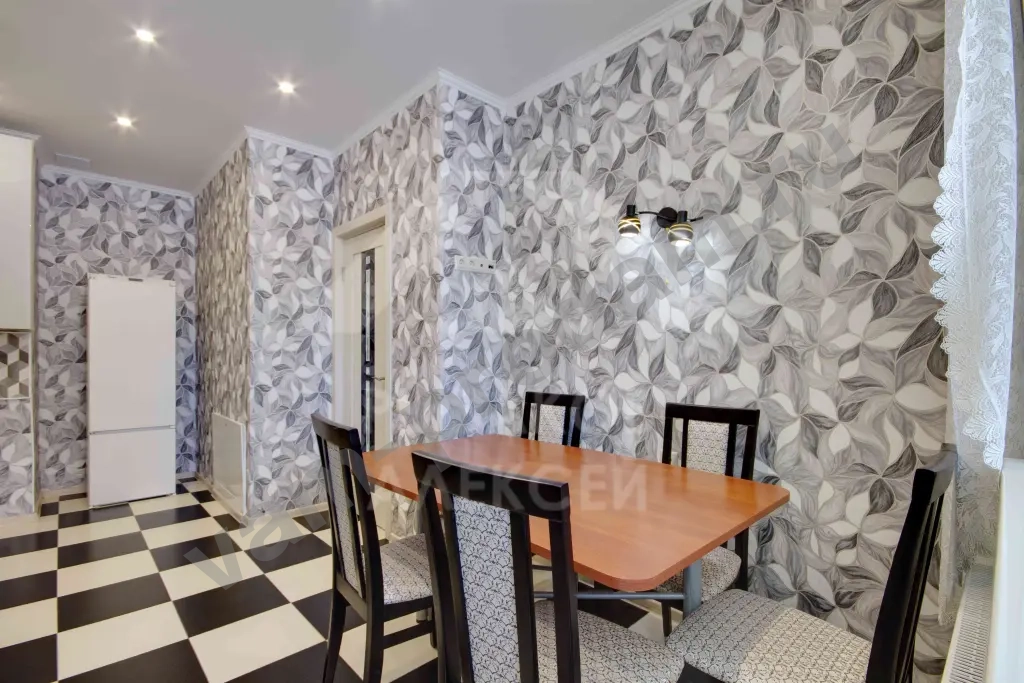 3-к. квартира, 71 м², 1/3 эт.