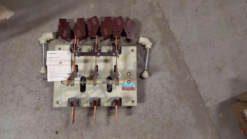 Переключатель ПРБ-01-39В31201-00 УХЛ3 630А с дугогасительными камерами