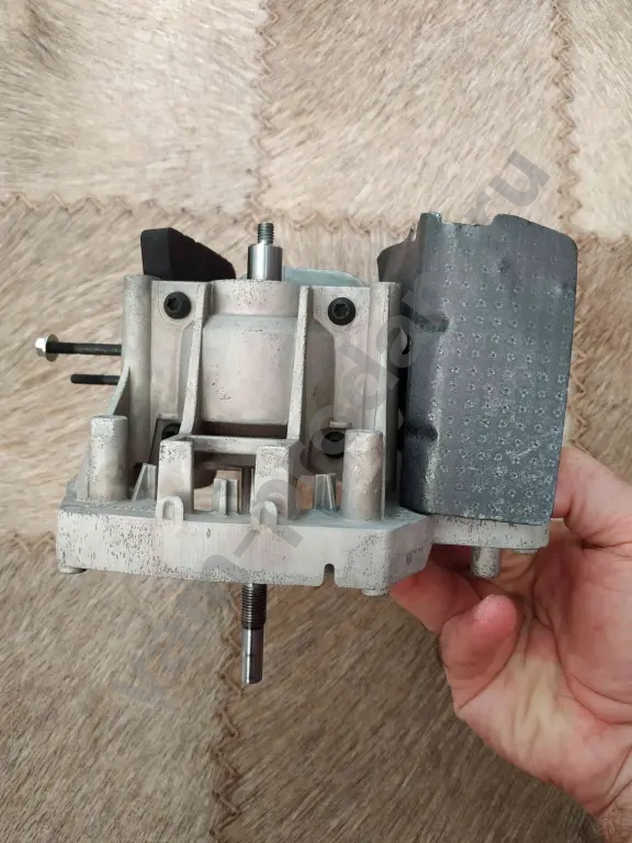 новый оригинальный двигатель Husqvarna 128r