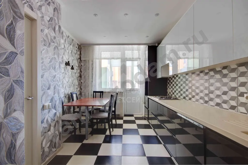 3-к. квартира, 71 м², 1/3 эт.