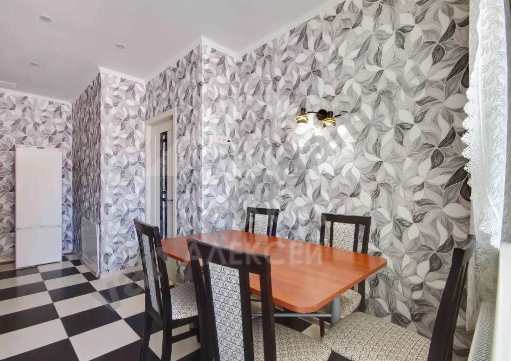 3-к. квартира, 71 м², 1/3 эт.