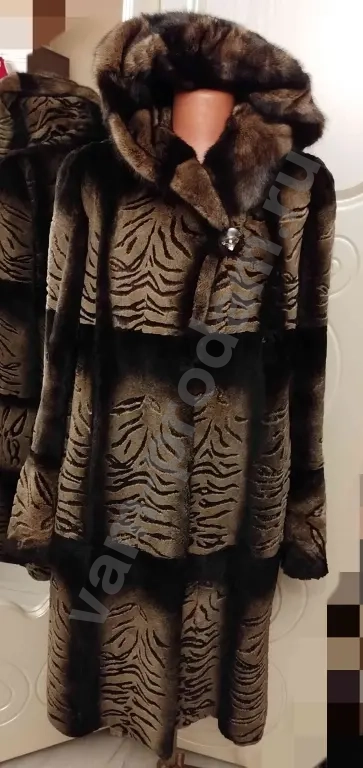 Шуба бобрик с норкой, с капюшоном, р. 48-52-54