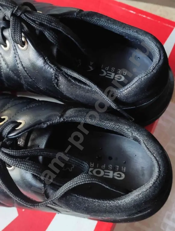 Кроссовки женские Geox.