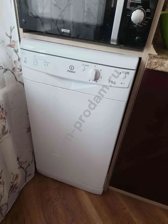 Посудомоечная машина INDESIT DSG 0517