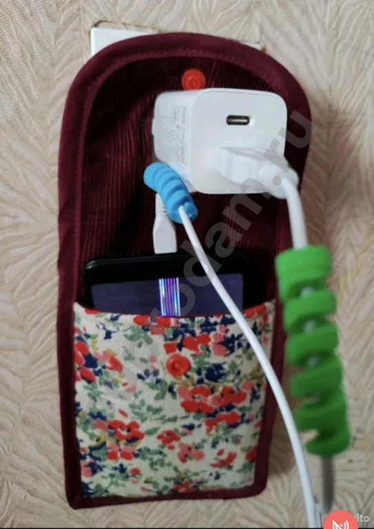 Подставка для зарядного устройства телефона