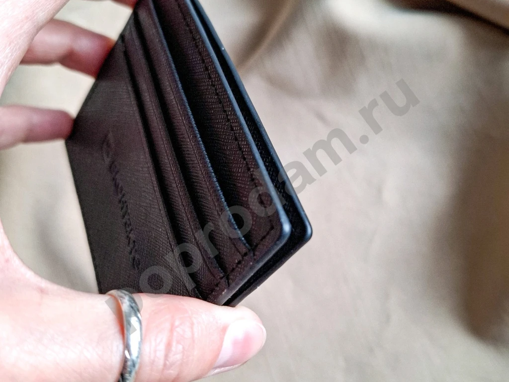 Черный картхолдер ВКонтакте