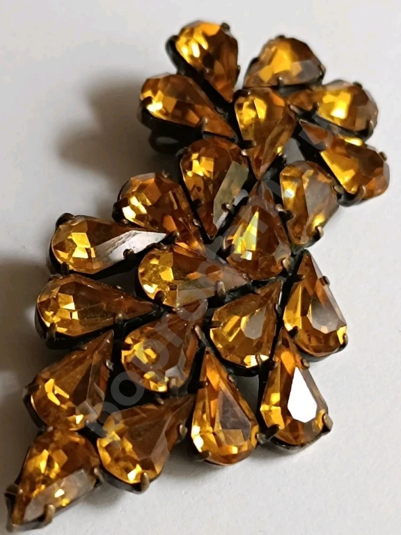 Крупная Брошь. Винтаж. Стекло.