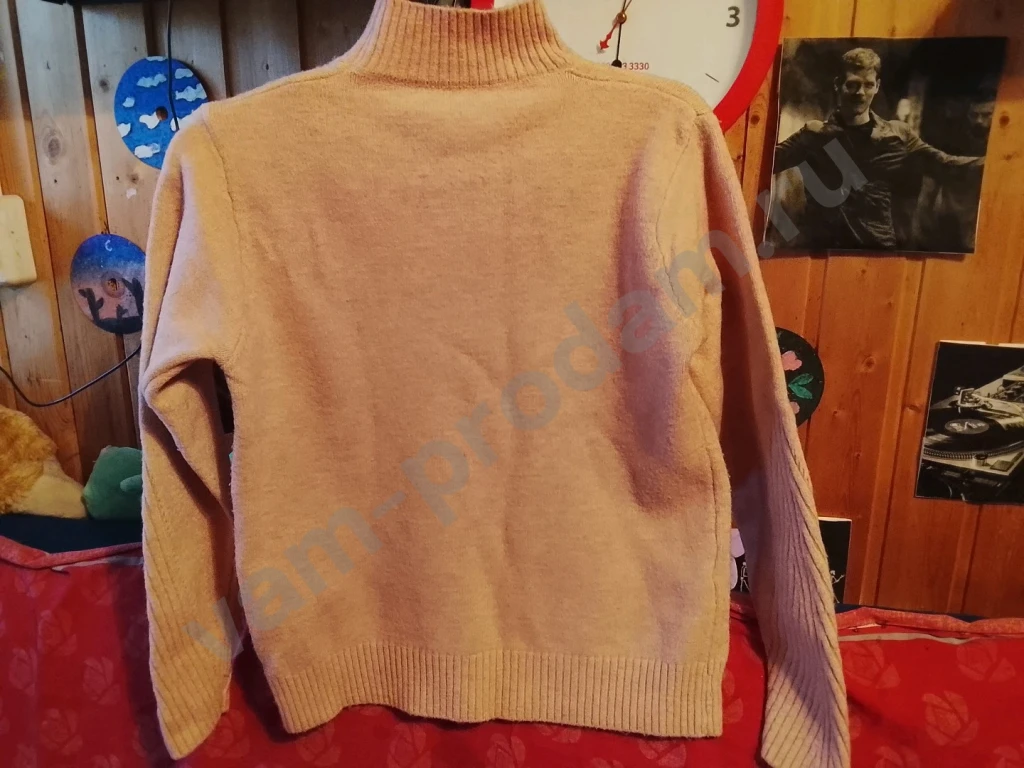 Свитер