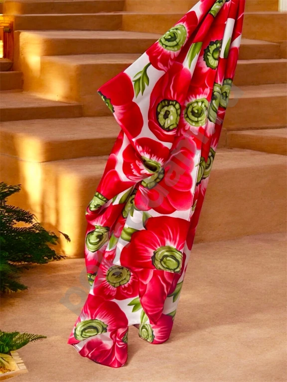 Цветочный красный платок на голову, шею, плечи