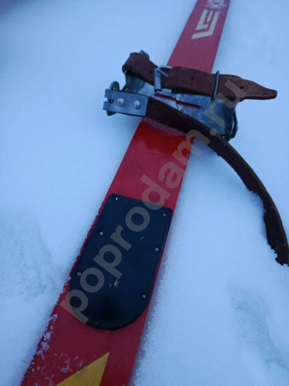 Лыжи учебные СССР с креплением. На этих лыжах удобно учиться кататься или ходить