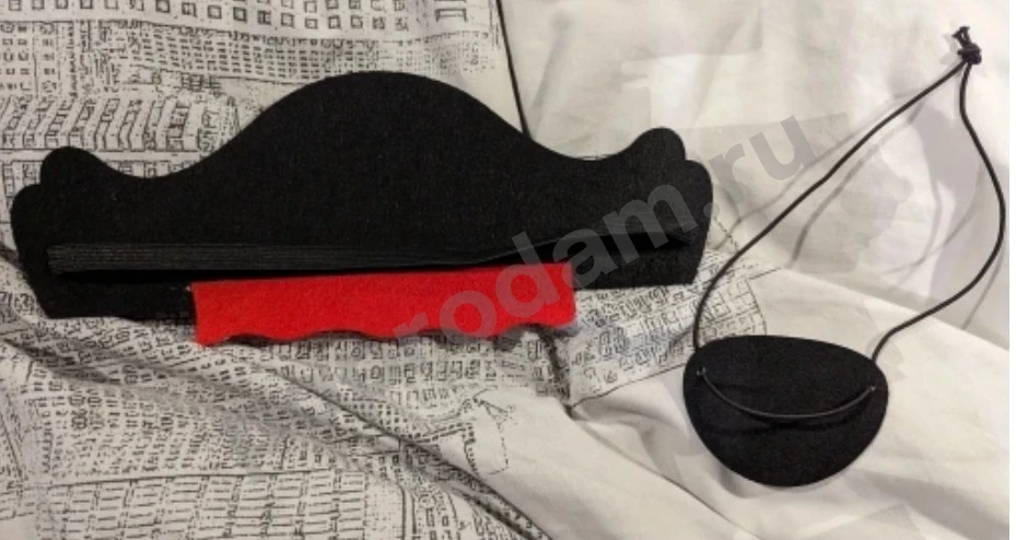 Шляпа капитана пирата с повязкой на глаз