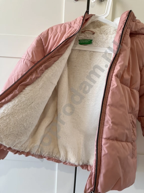 Зимняя куртка для девочки размер 128 Benetton