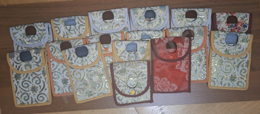 Подставка для зарядного устройства телефона