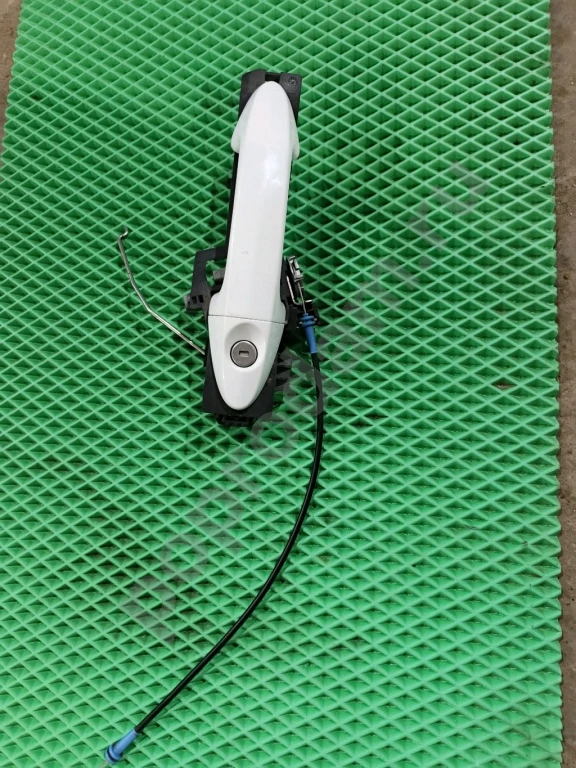 Передняя левая ручка двери форд экоспорт , фиеста