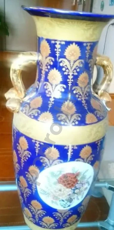 Большая напольная ваза