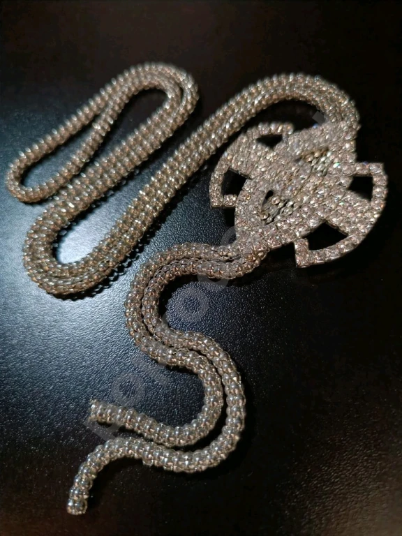 Длинный Крупный Сотуар. Стекло.