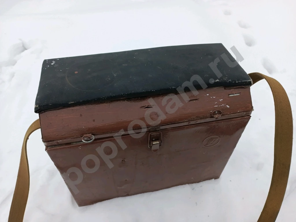 Ящик для рыбалки с сидушкой и застёжкой. Доставка