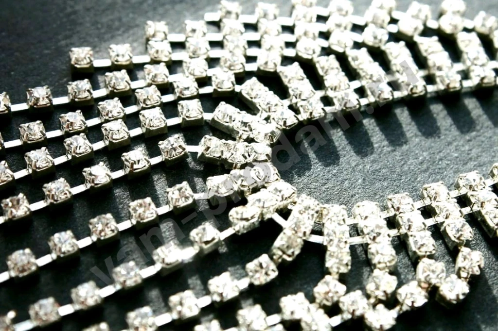 Комплект украшенийс кристаллами Сваровски из 3 предметов: колье, браслет, кольцо