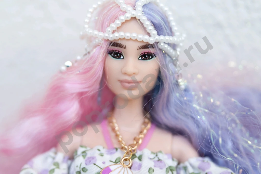 Барби Экстра 2 на теле русалки.