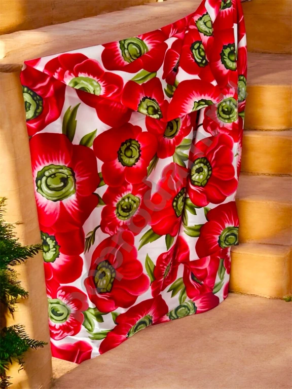 Цветочный красный платок на голову, шею, плечи