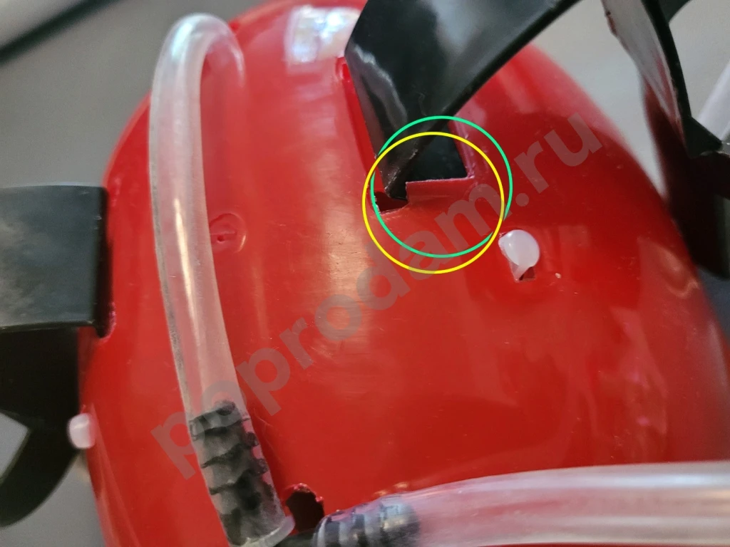 Каска для вечеринок пива красная