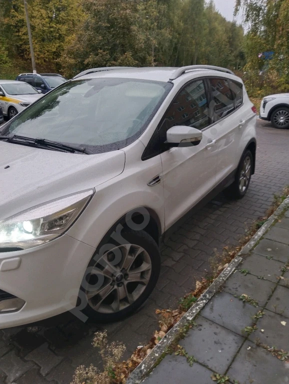 Продажа Ford Kuga, 2013 годКомплектация 1.6 EcoBoost (150 л/с) AT 4WD Titanium
