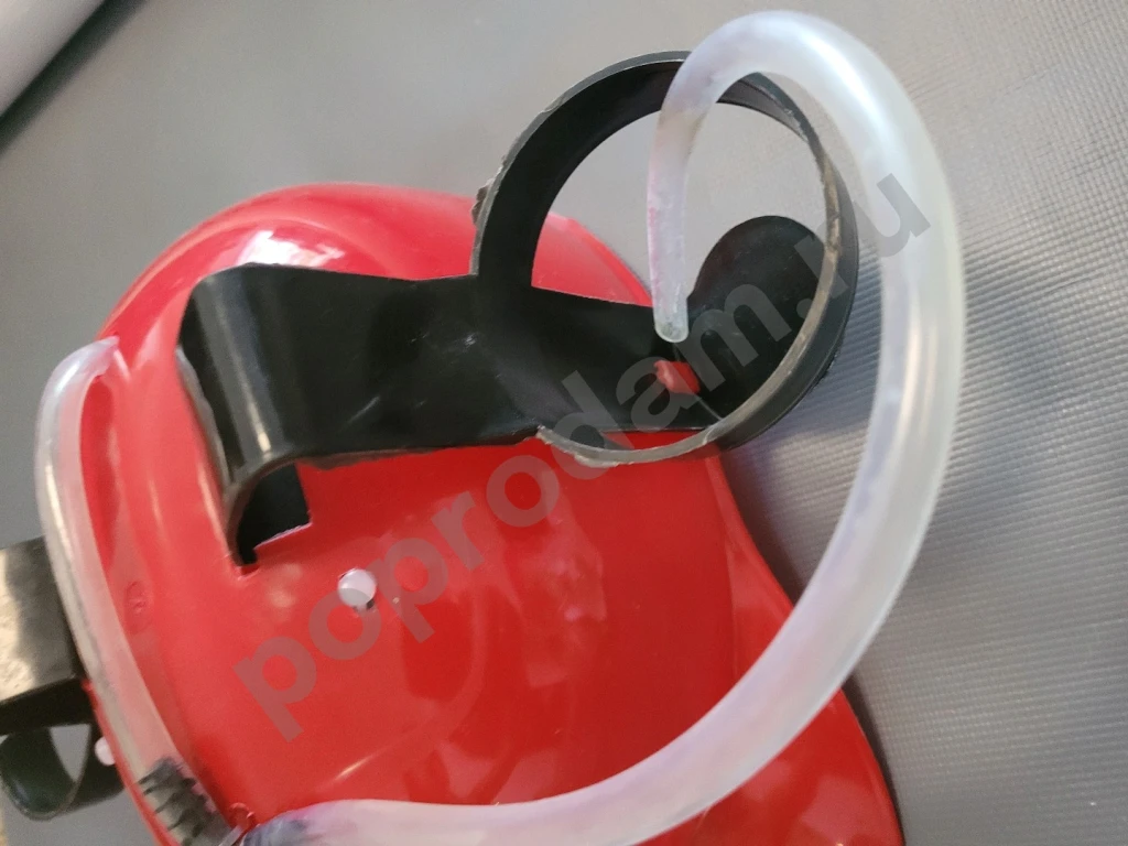 Каска для вечеринок пива красная