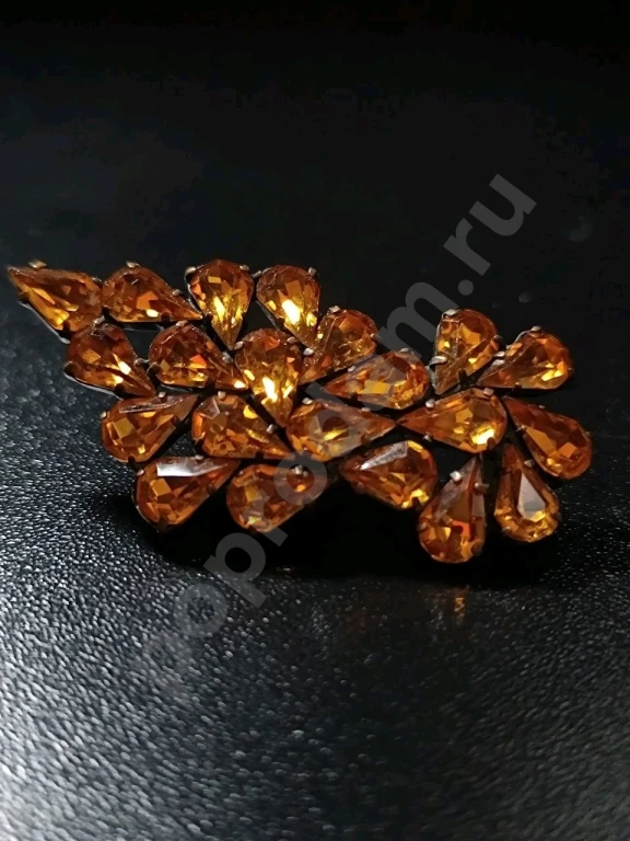 Крупная Брошь. Винтаж. Стекло.