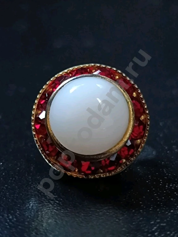 Брошь. Винтаж. Стекло.